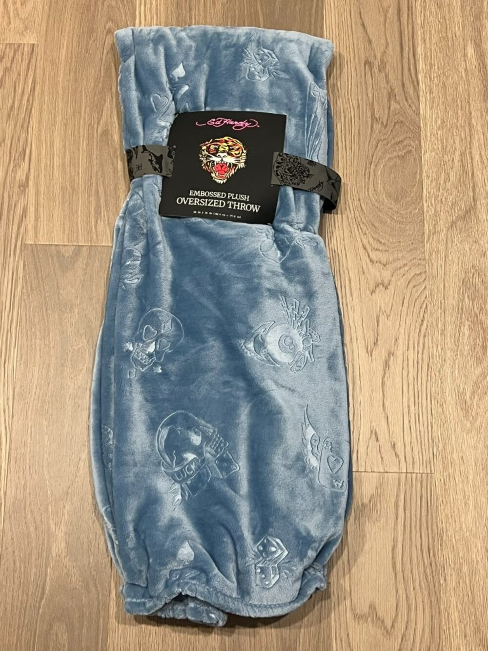 ED HARDY Blue Embossed Plush Oversized Throw Blanket 60x70 Skull Dice Cards Y2K